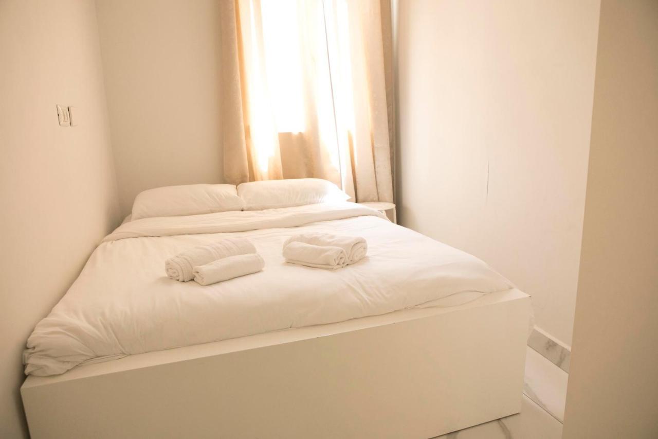 Bauhaus Stylish Apartments - By Bookiz Tel Aviv Ngoại thất bức ảnh