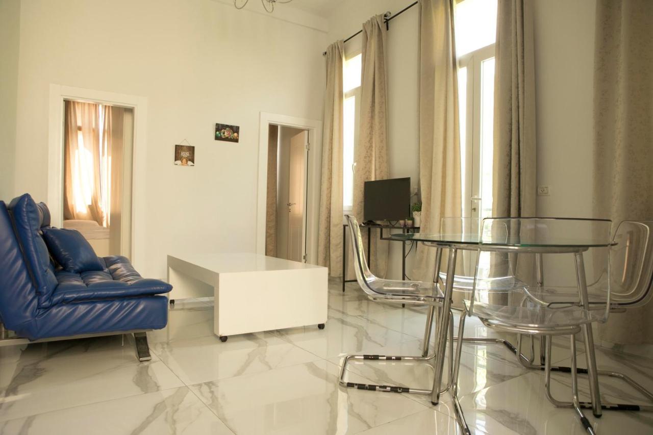 Bauhaus Stylish Apartments - By Bookiz Tel Aviv Ngoại thất bức ảnh