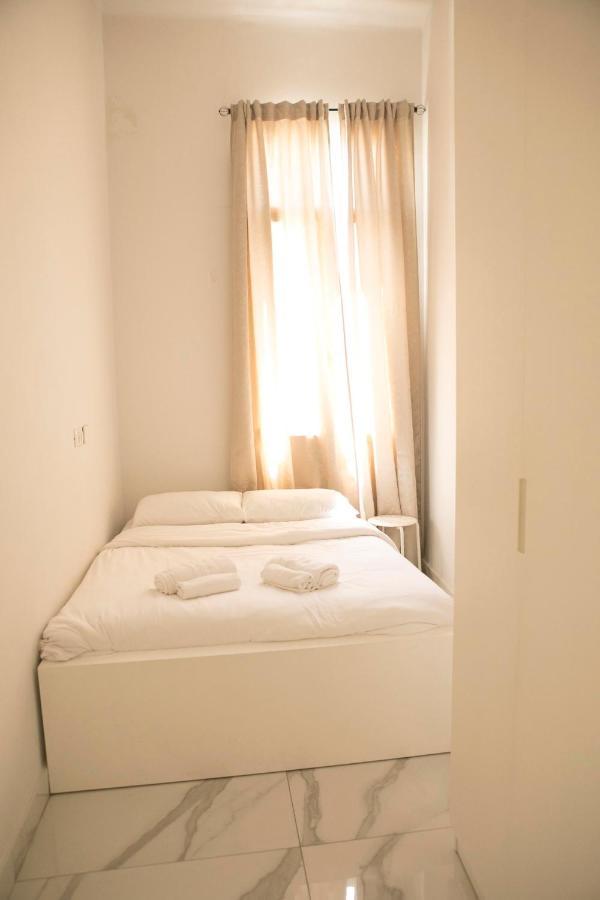 Bauhaus Stylish Apartments - By Bookiz Tel Aviv Ngoại thất bức ảnh
