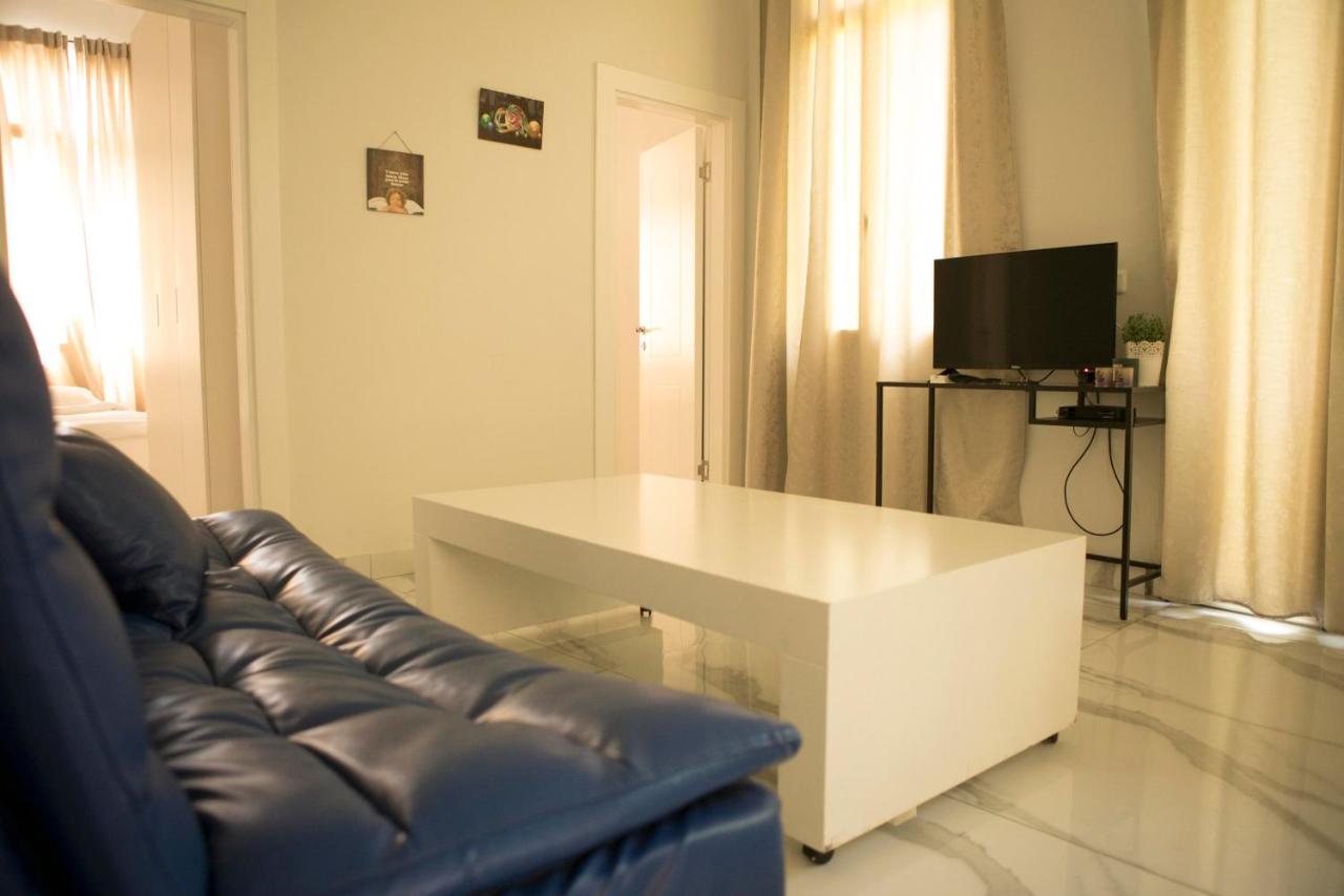 Bauhaus Stylish Apartments - By Bookiz Tel Aviv Ngoại thất bức ảnh