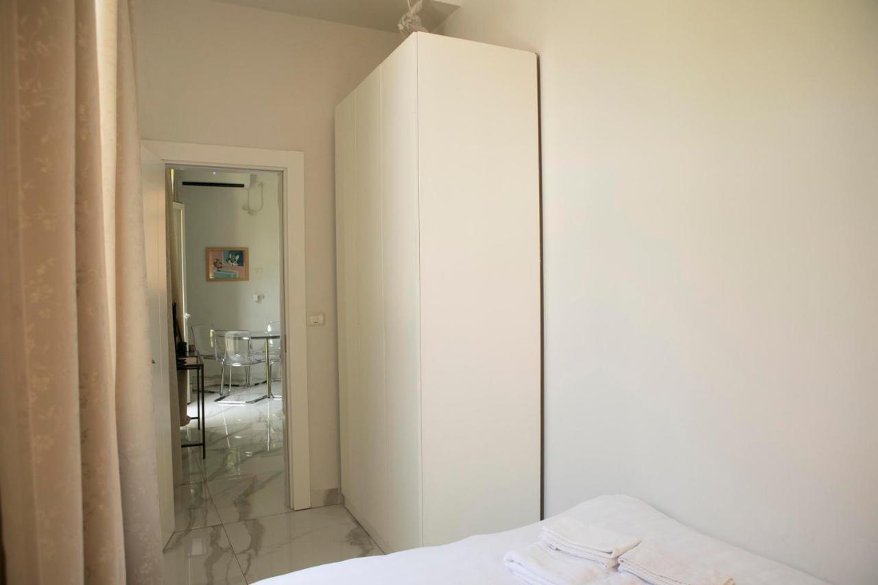 Bauhaus Stylish Apartments - By Bookiz Tel Aviv Ngoại thất bức ảnh