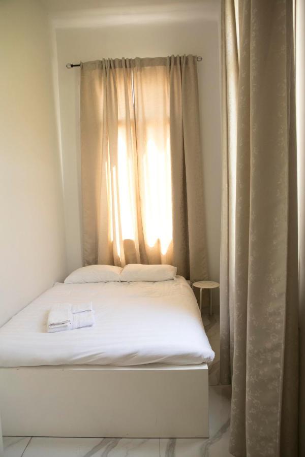 Bauhaus Stylish Apartments - By Bookiz Tel Aviv Ngoại thất bức ảnh