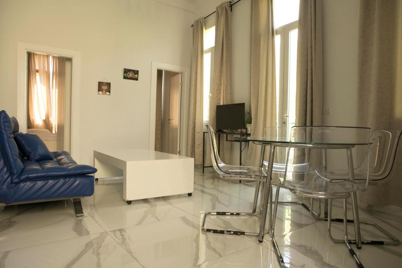 Bauhaus Stylish Apartments - By Bookiz Tel Aviv Ngoại thất bức ảnh